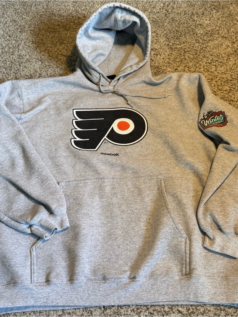 Reebok NHL Philadelphia Flyers 2010 Winter Classic Gray Pullover Hoodie - L